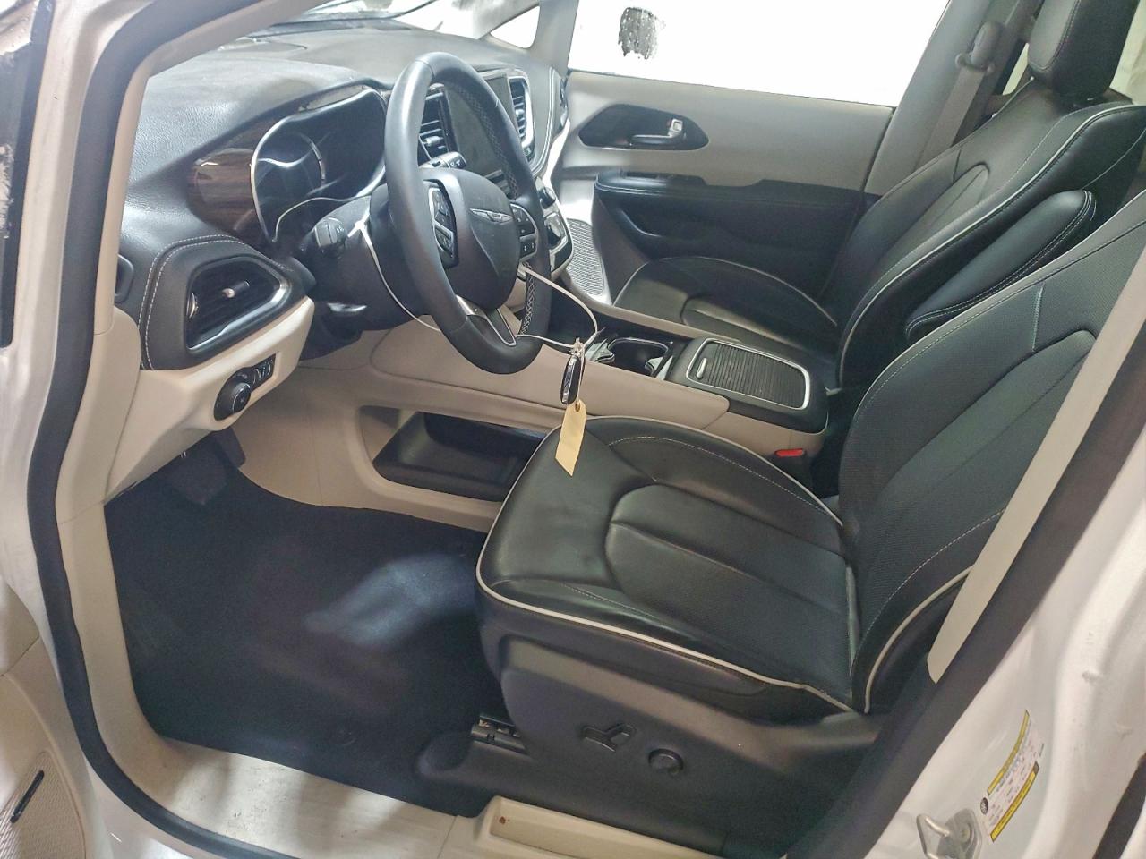 Chrysler Pacifica Hybrid Limited Image 7