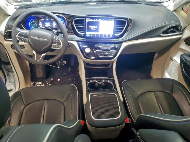 Chrysler Pacifica Hybrid Limited Image 9