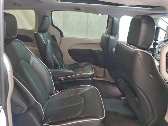 Chrysler Pacifica Hybrid Limited Image 11