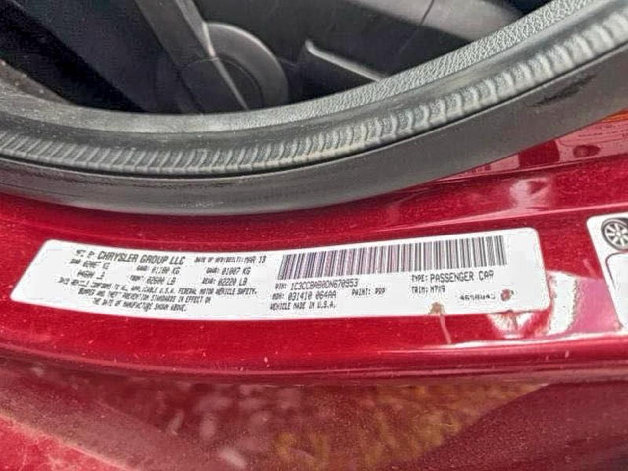Chrysler 200 Lx Image 10