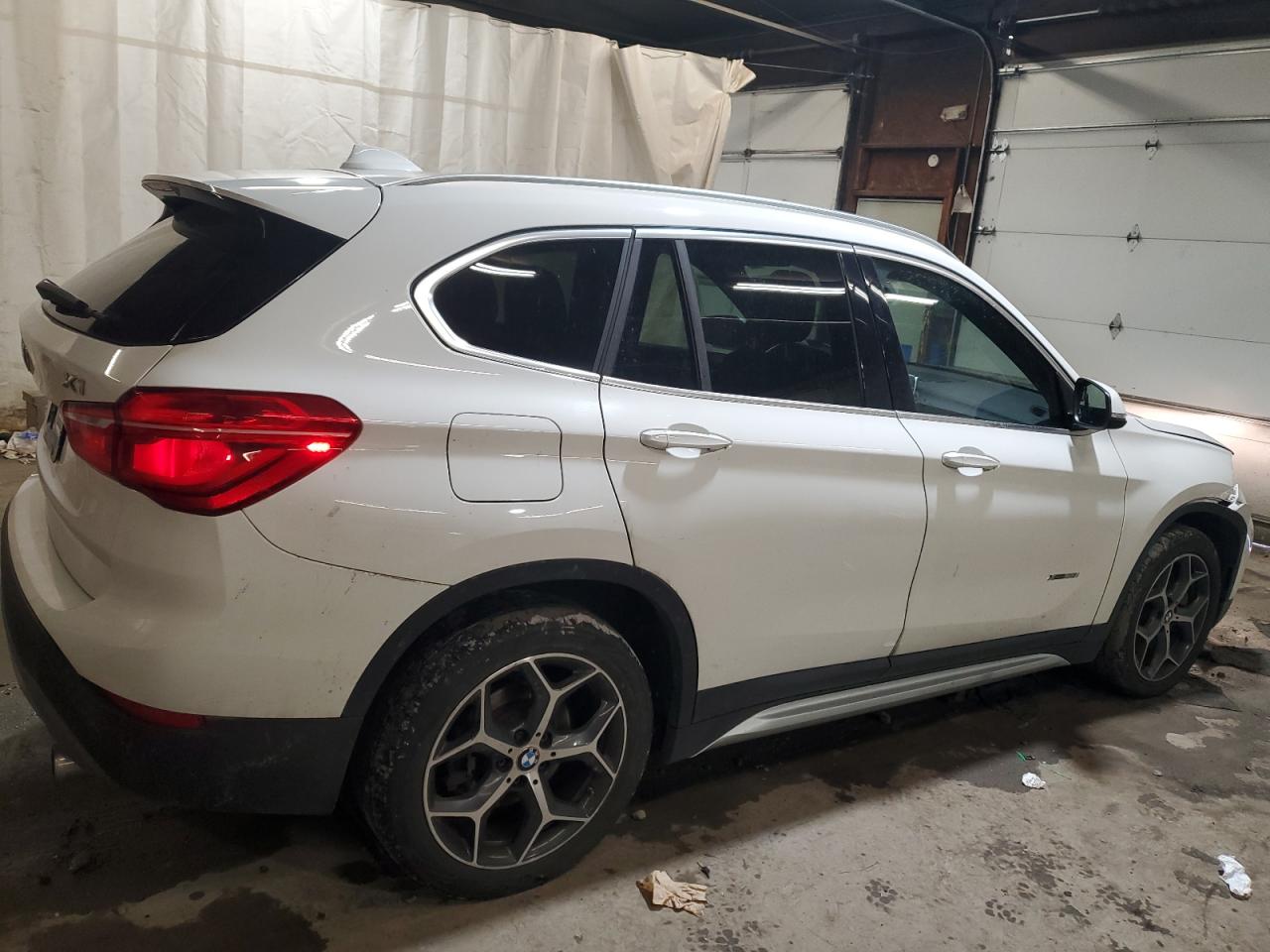 BMW X Series Xdrive28i Image 2