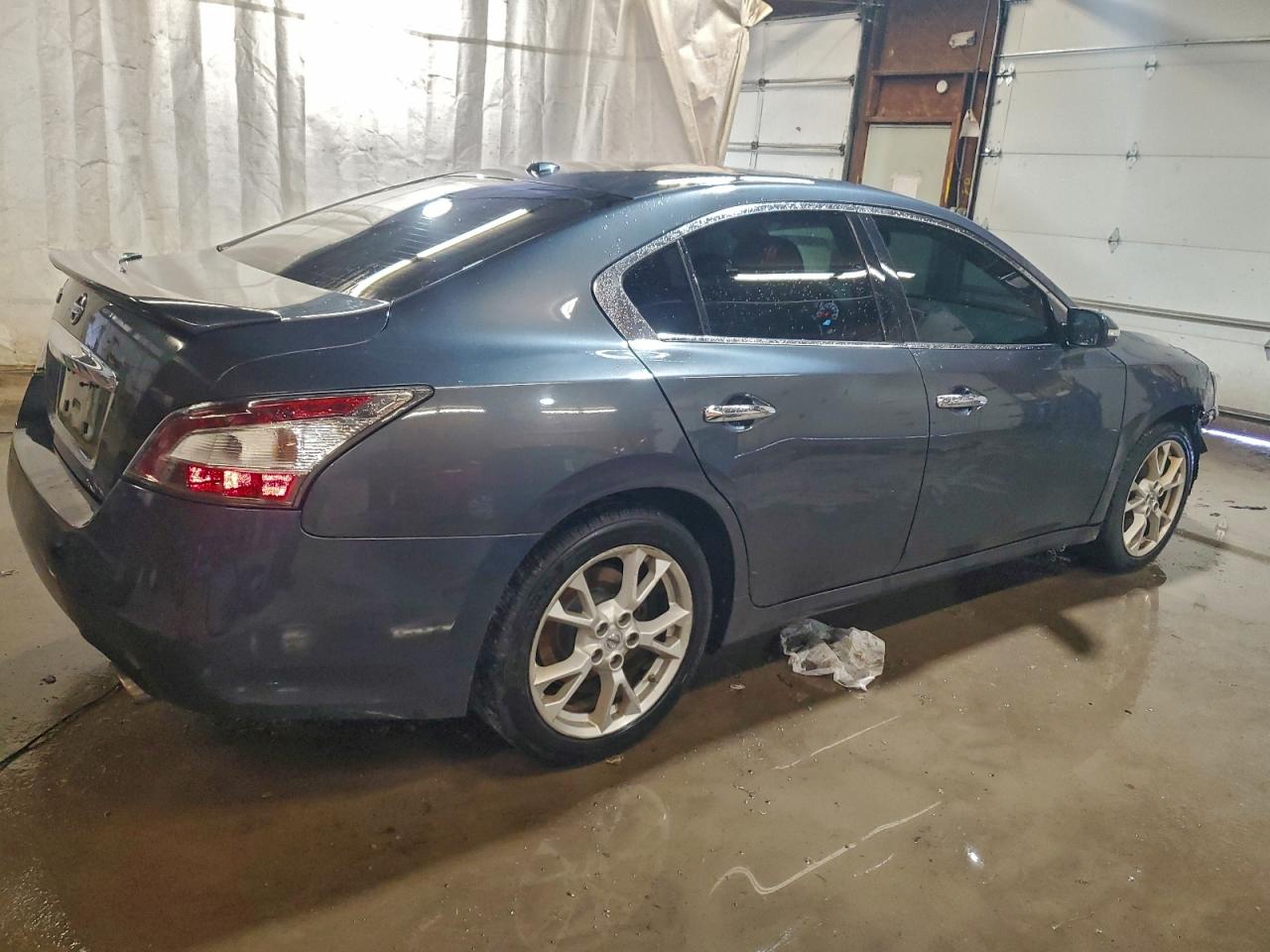 Nissan Maxima S Image 7