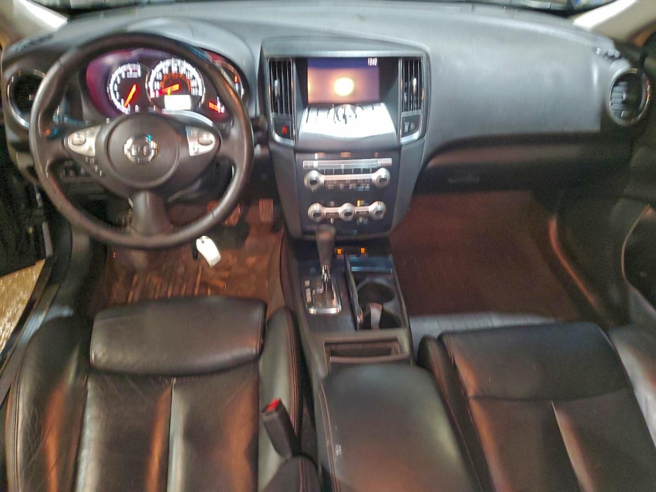 Nissan Maxima S Image 5