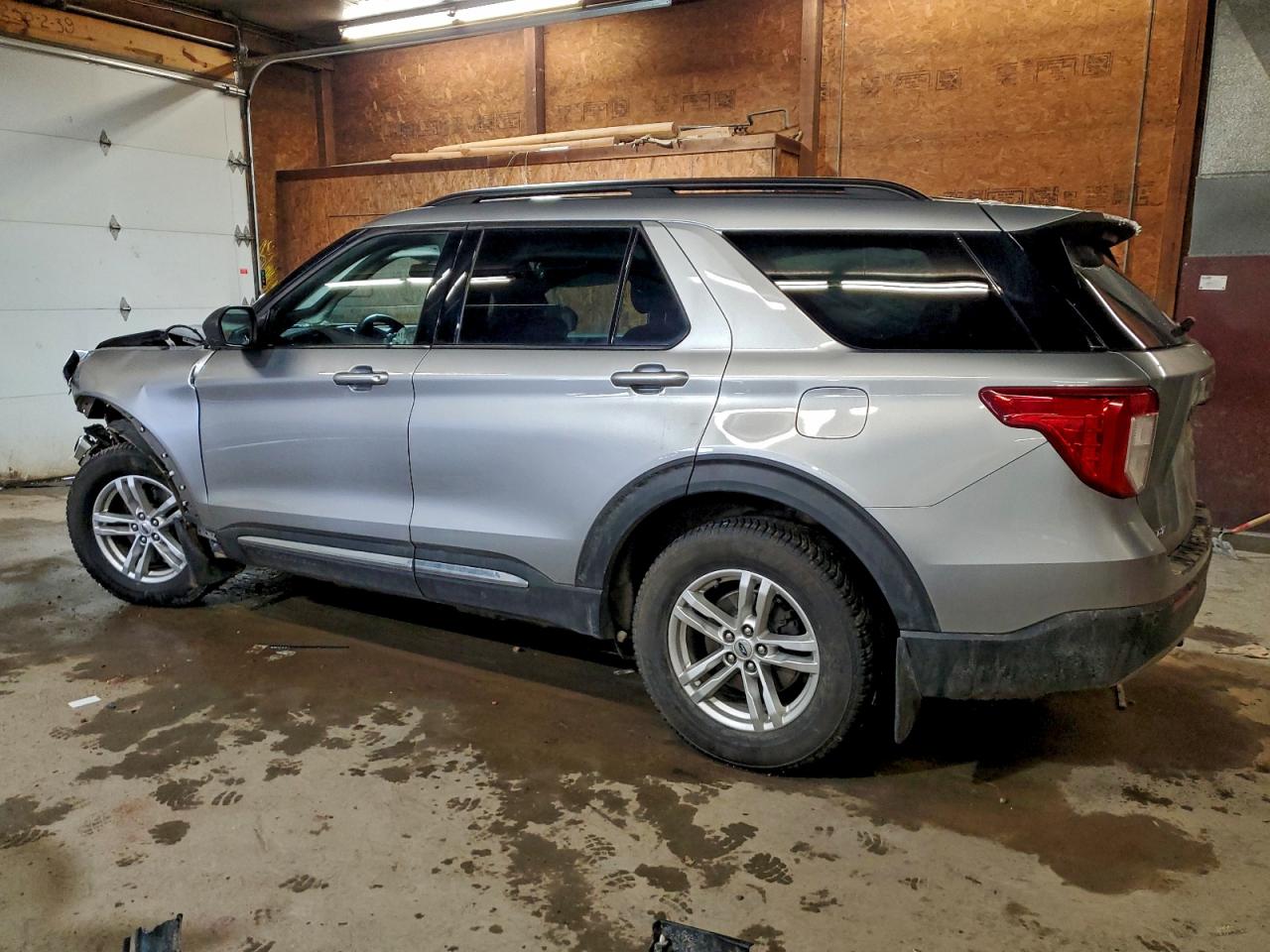Ford Explorer Xlt Image 2