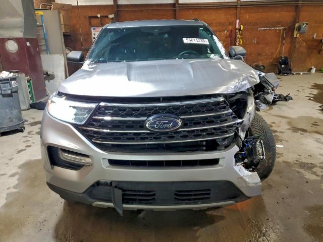 Ford Explorer Xlt Image 8