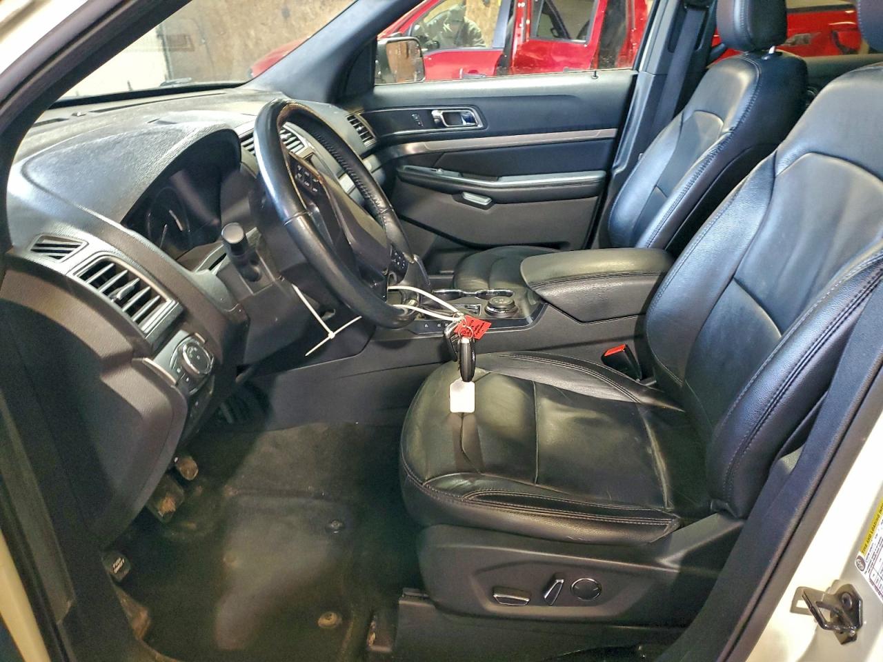 Ford Explorer Xlt Image 5