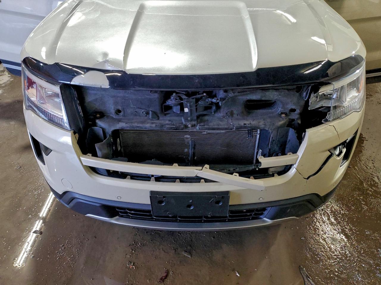 Ford Explorer Xlt Image 12