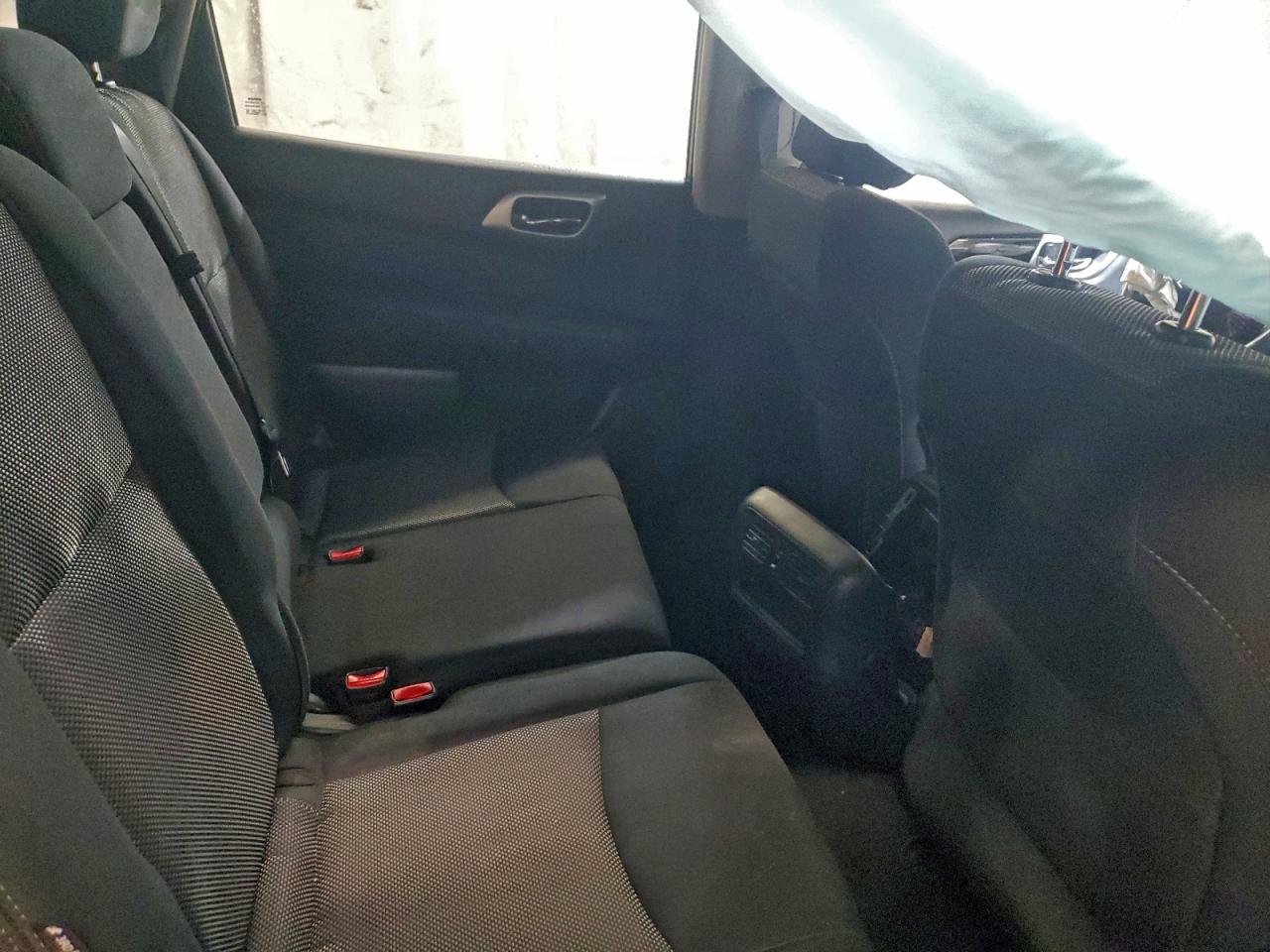 Nissan Pathfinder S Image 11