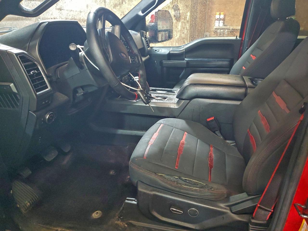 Ford F-150 Supercrew Image 8