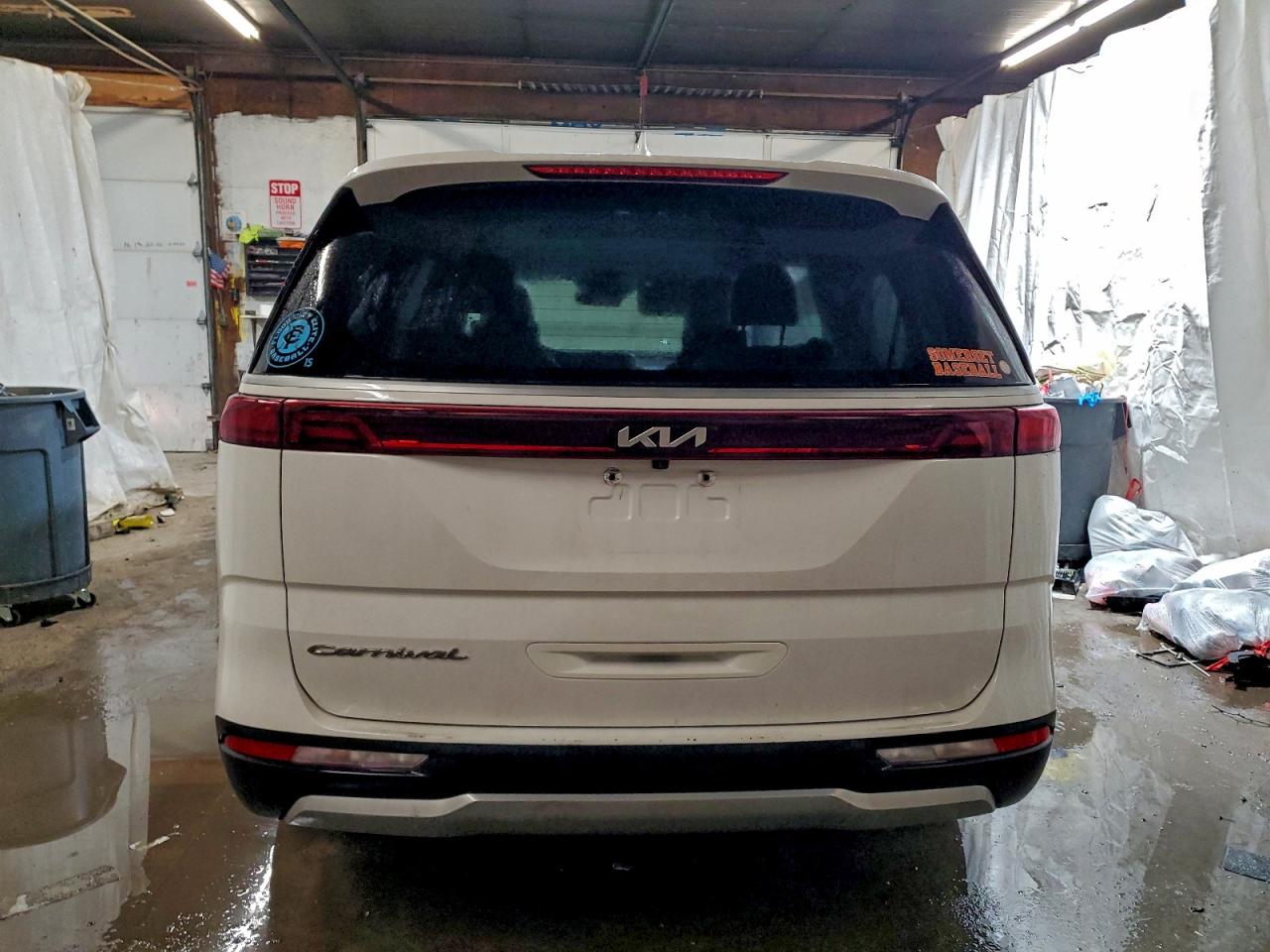 Kia Carnival Lx Image 5