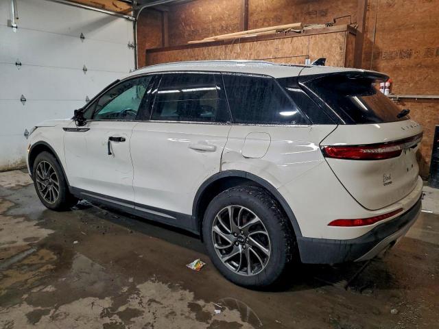 Lincoln Corsair Image 12