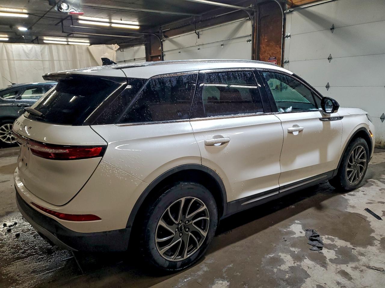 Lincoln Corsair Image 11