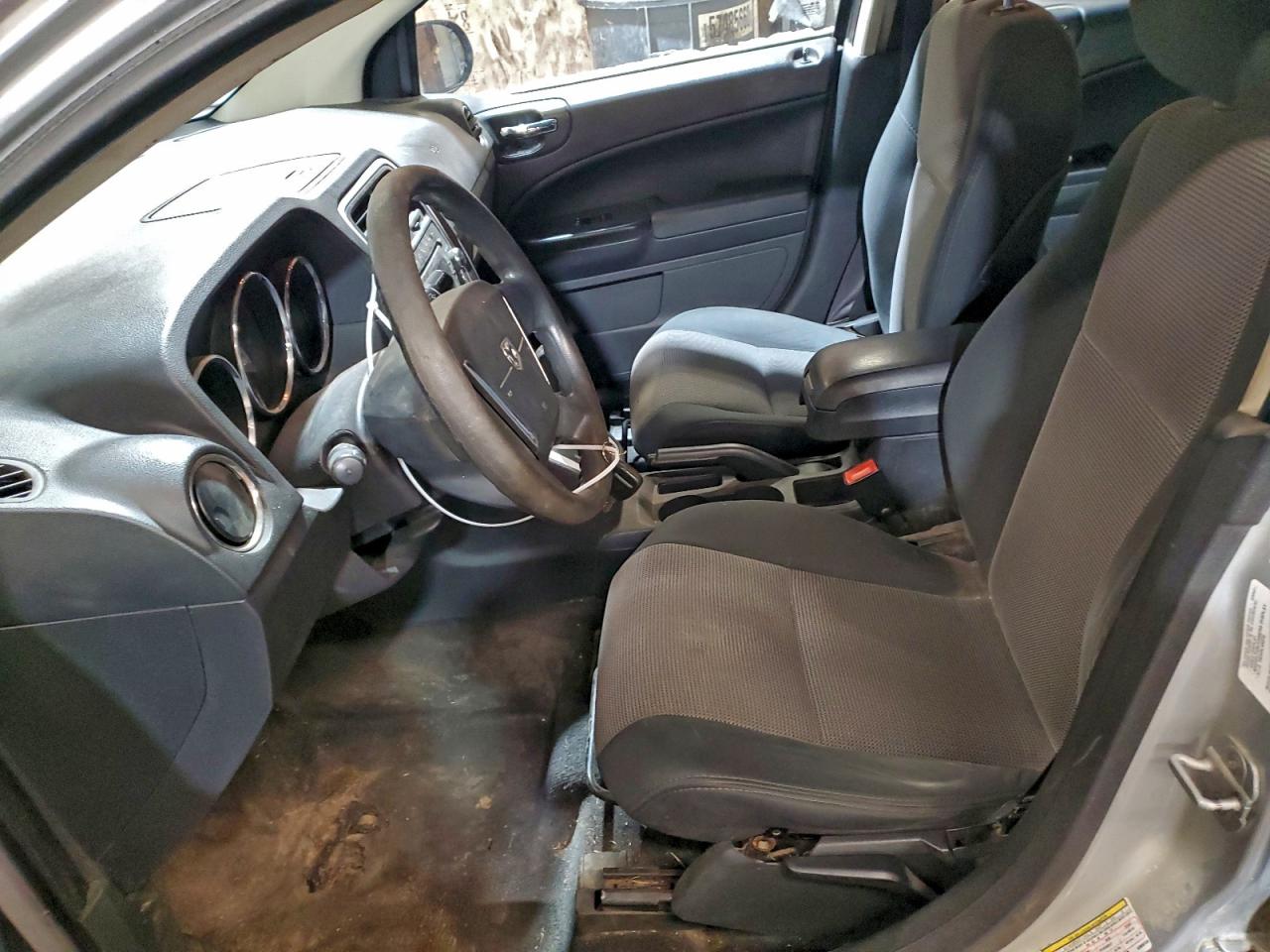 Dodge Caliber Sxt Image 2