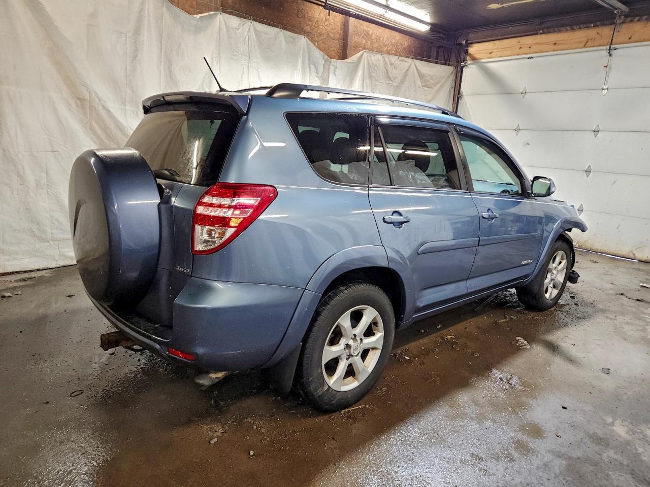 Toyota RAV4 Limited Image 11