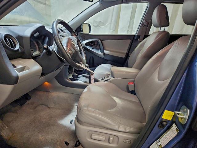 Toyota RAV4 Limited Image 2