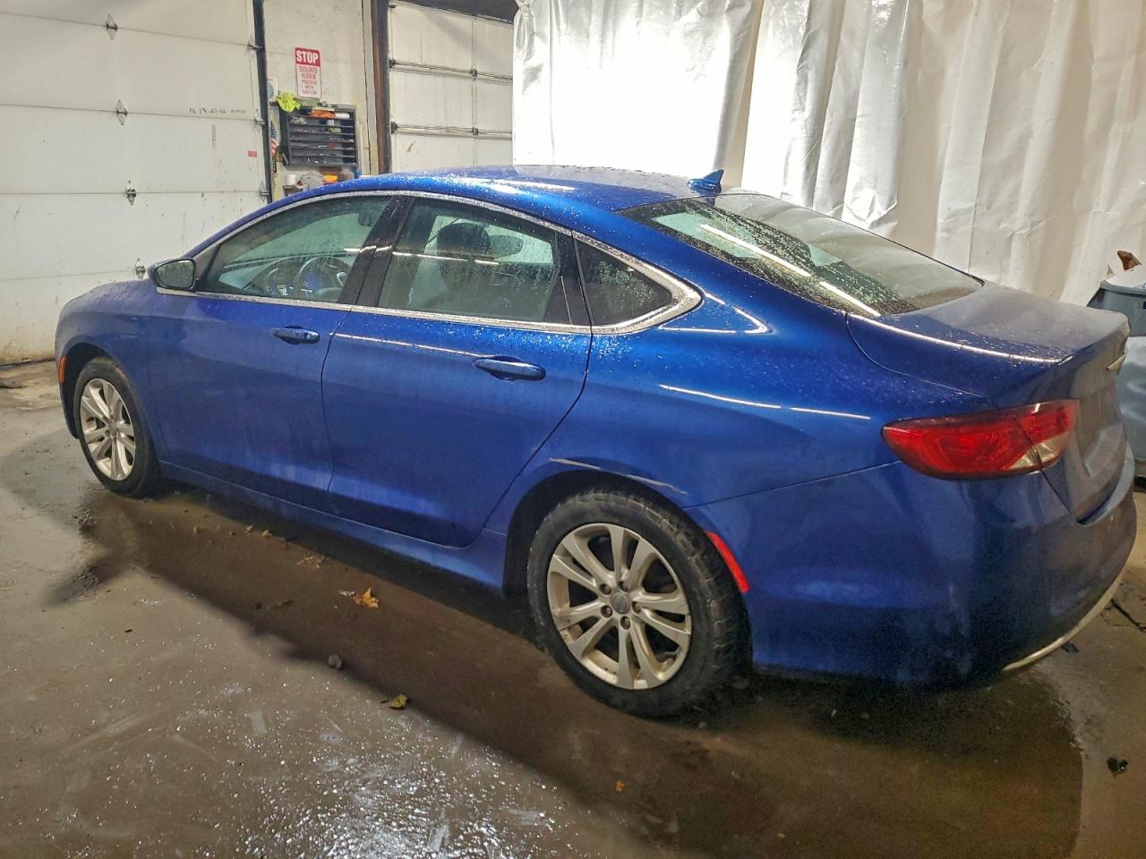 Chrysler 200 Limited Image 10