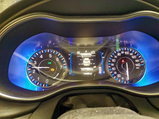 Chrysler 200 Limited Image 2