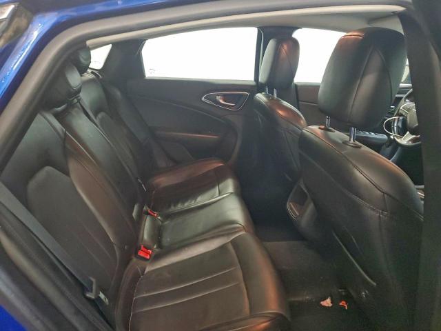 Chrysler 200 Limited Image 4