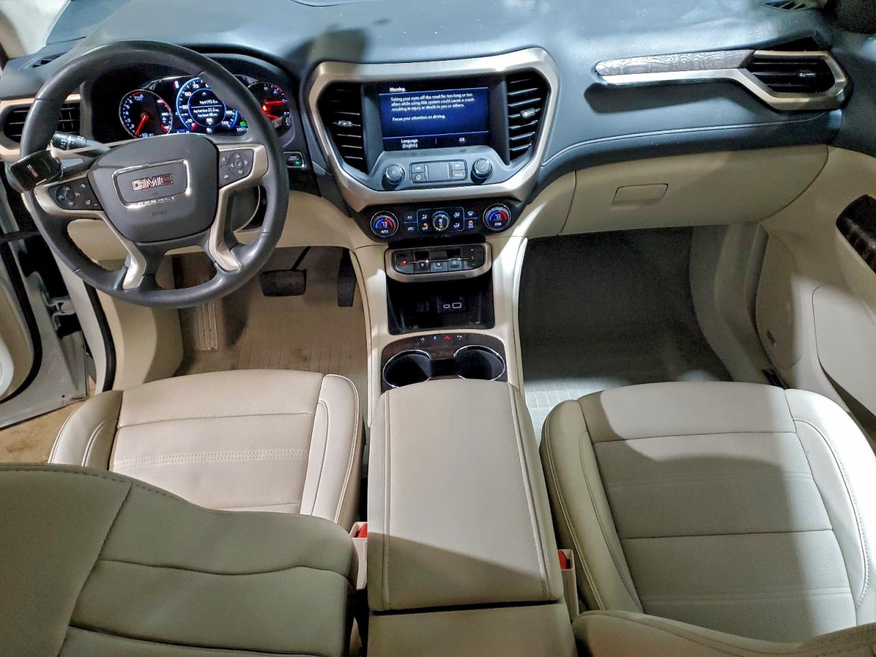 GMC Acadia Denali Image 13