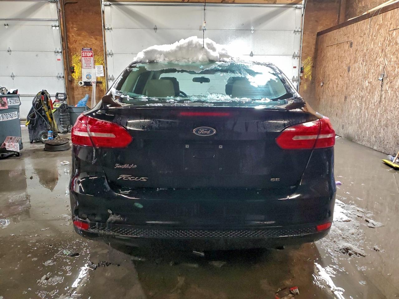 Ford Focus Se Image 11