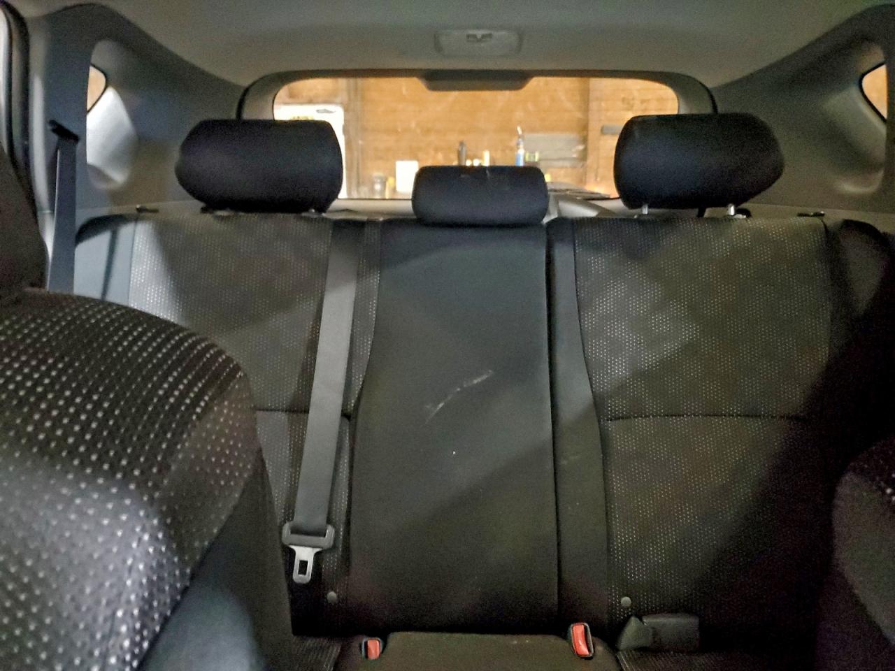 Pontiac Vibe Image 10