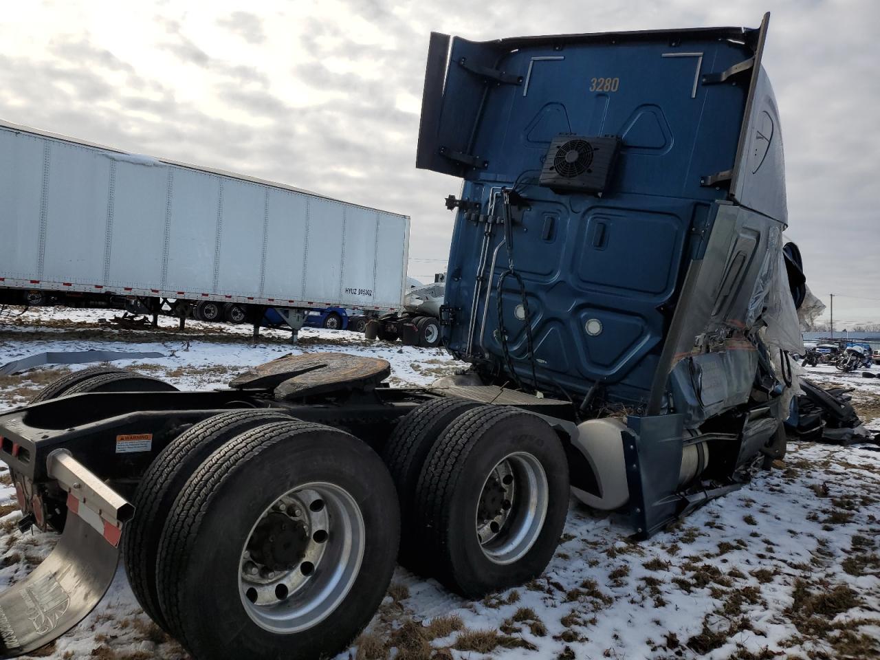 Freightliner Cascadia 1 Image 2