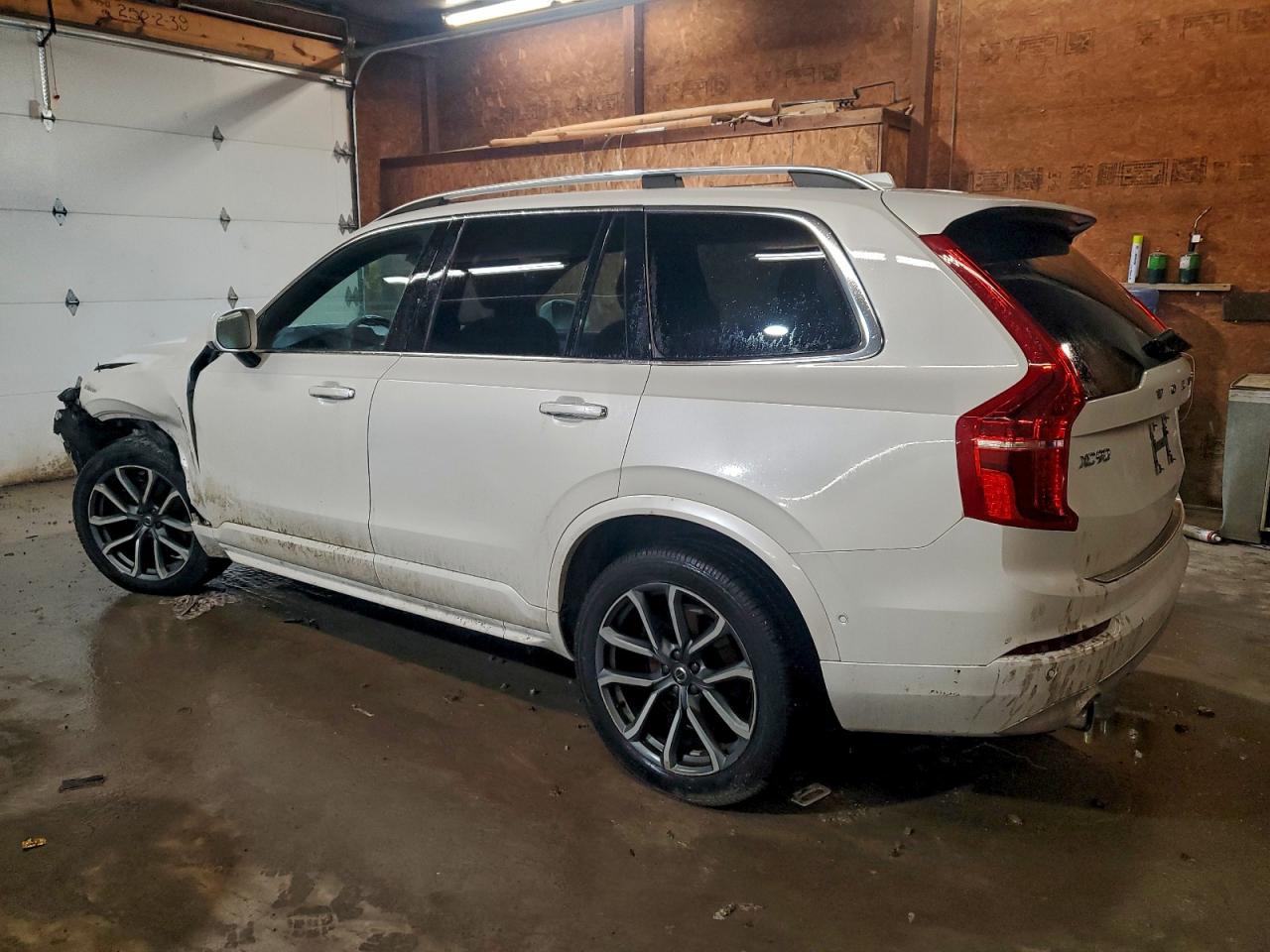 Volvo XC90 T5 Image 5