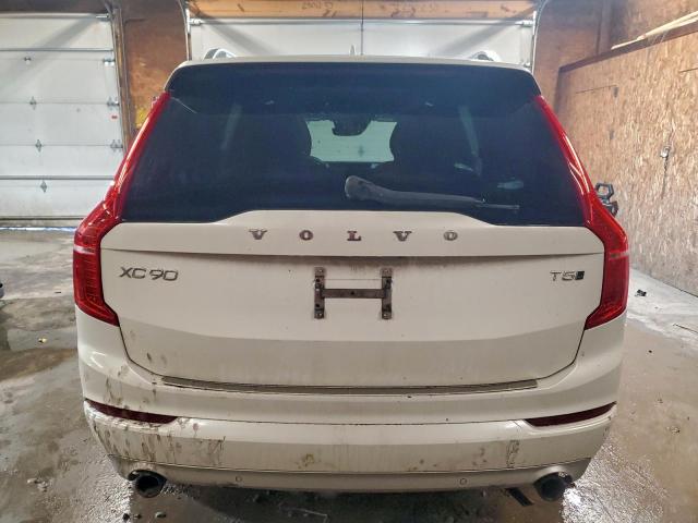 Volvo XC90 T5 Image 4