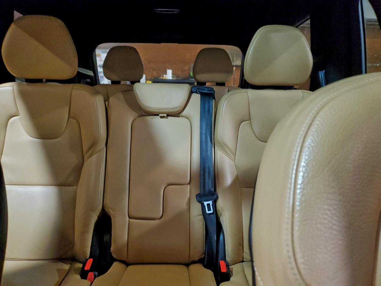 Volvo XC90 T5 Image 8