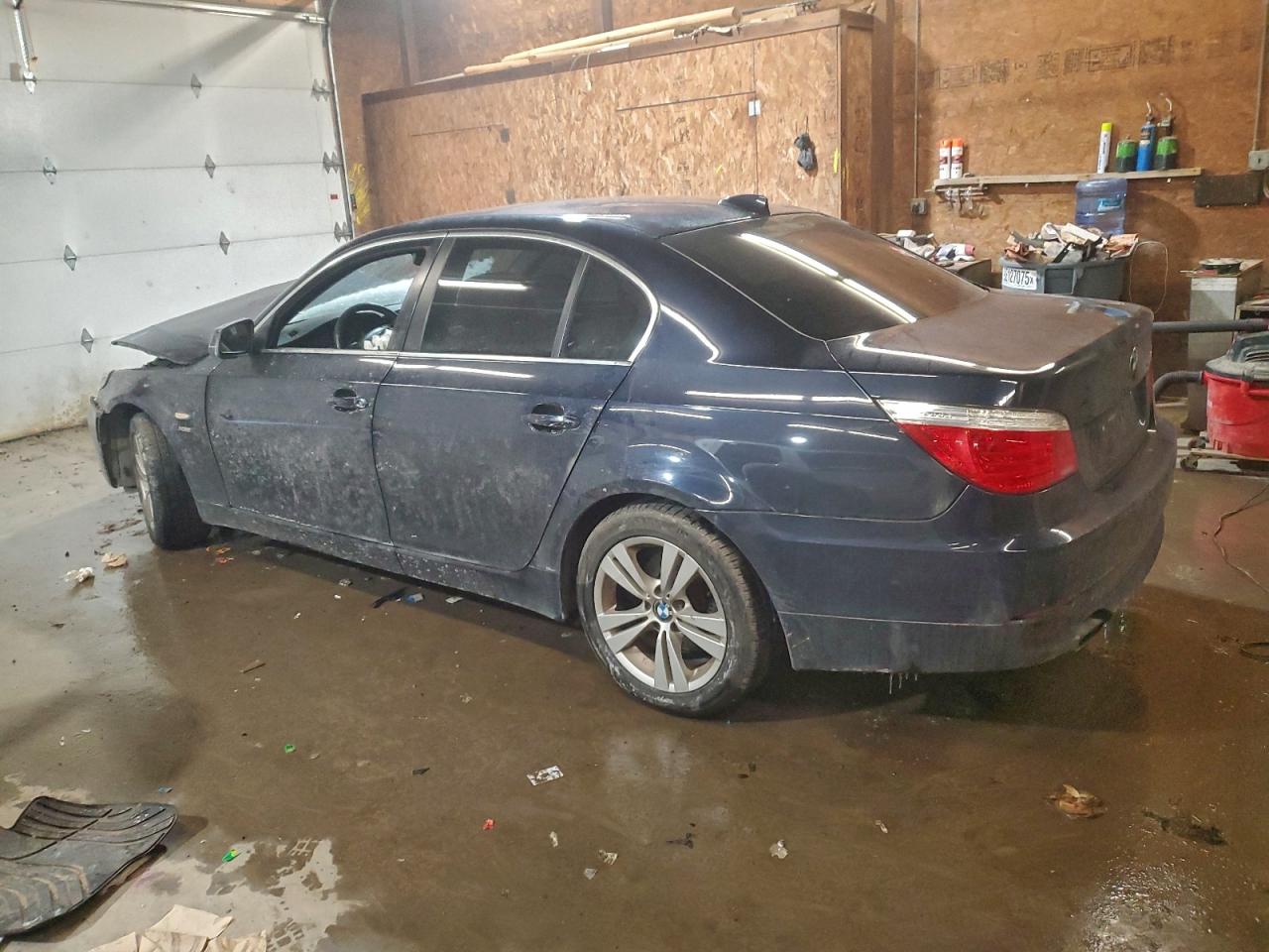 BMW 5 Series Xi Image 10