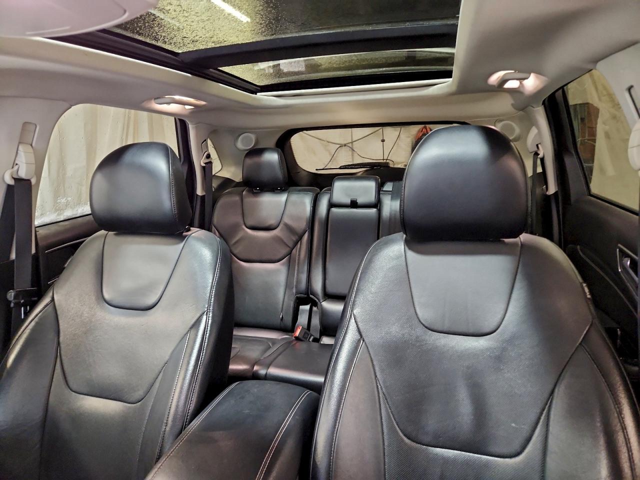 Ford Edge Titanium Image 12