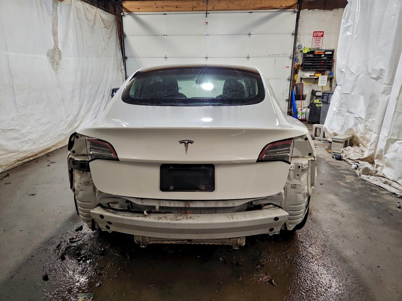 Tesla Model 3 Image 6