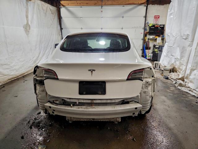 Tesla Model 3 Image 6