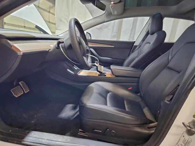 Tesla Model 3 Image 11