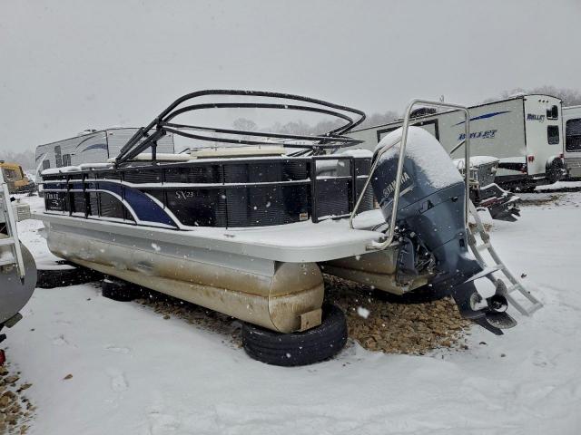 Beni Pontoon Image 8