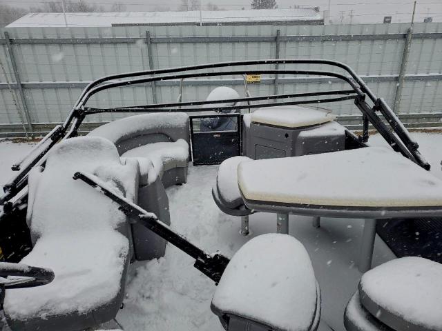 Beni Pontoon Image 4