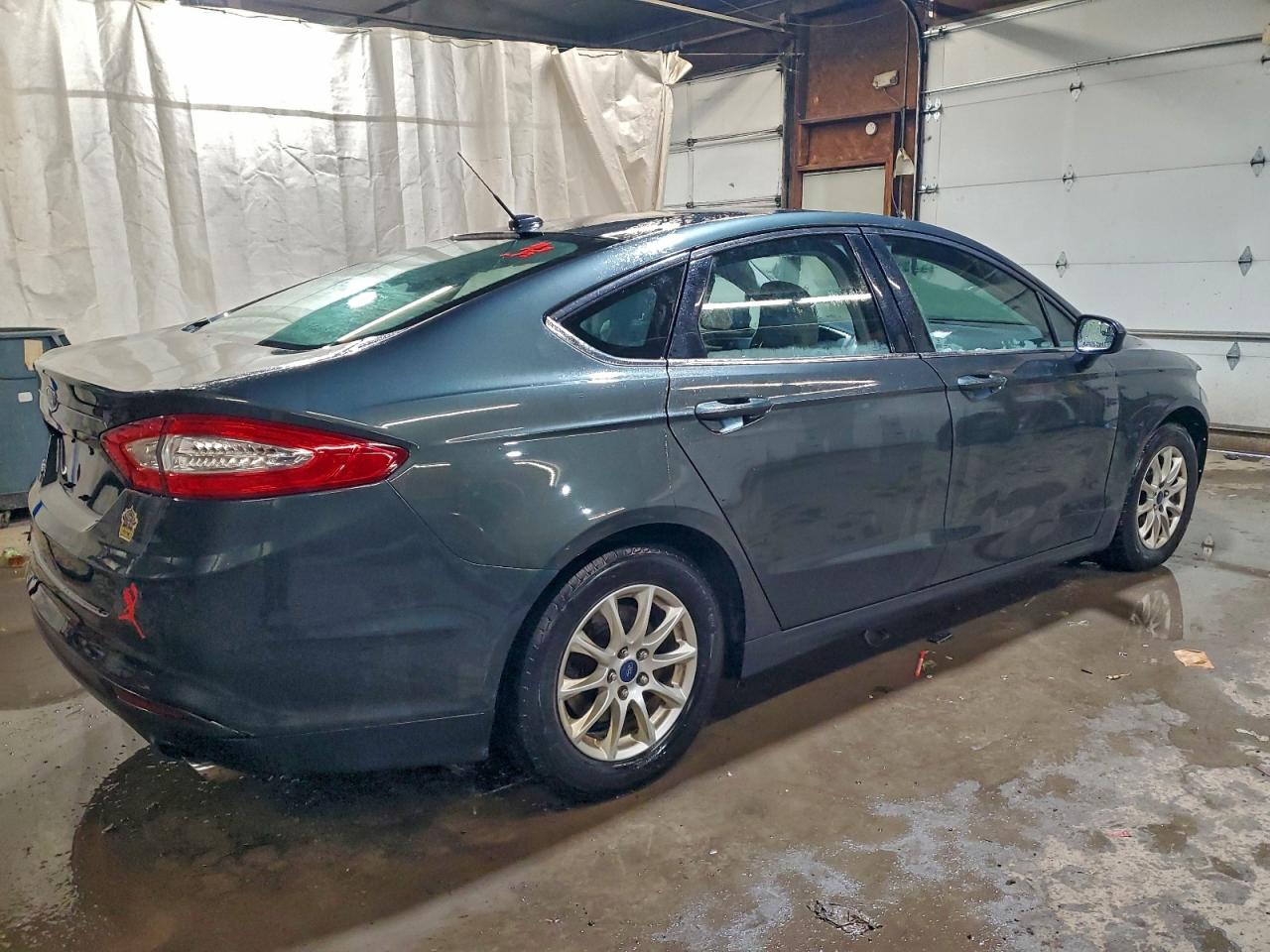 Ford Fusion S Image 3