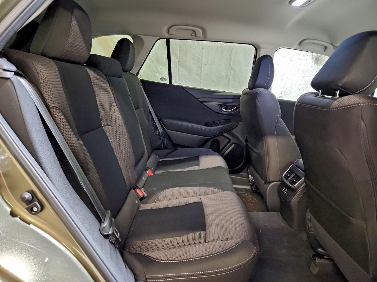 Subaru Outback Premium Image 6