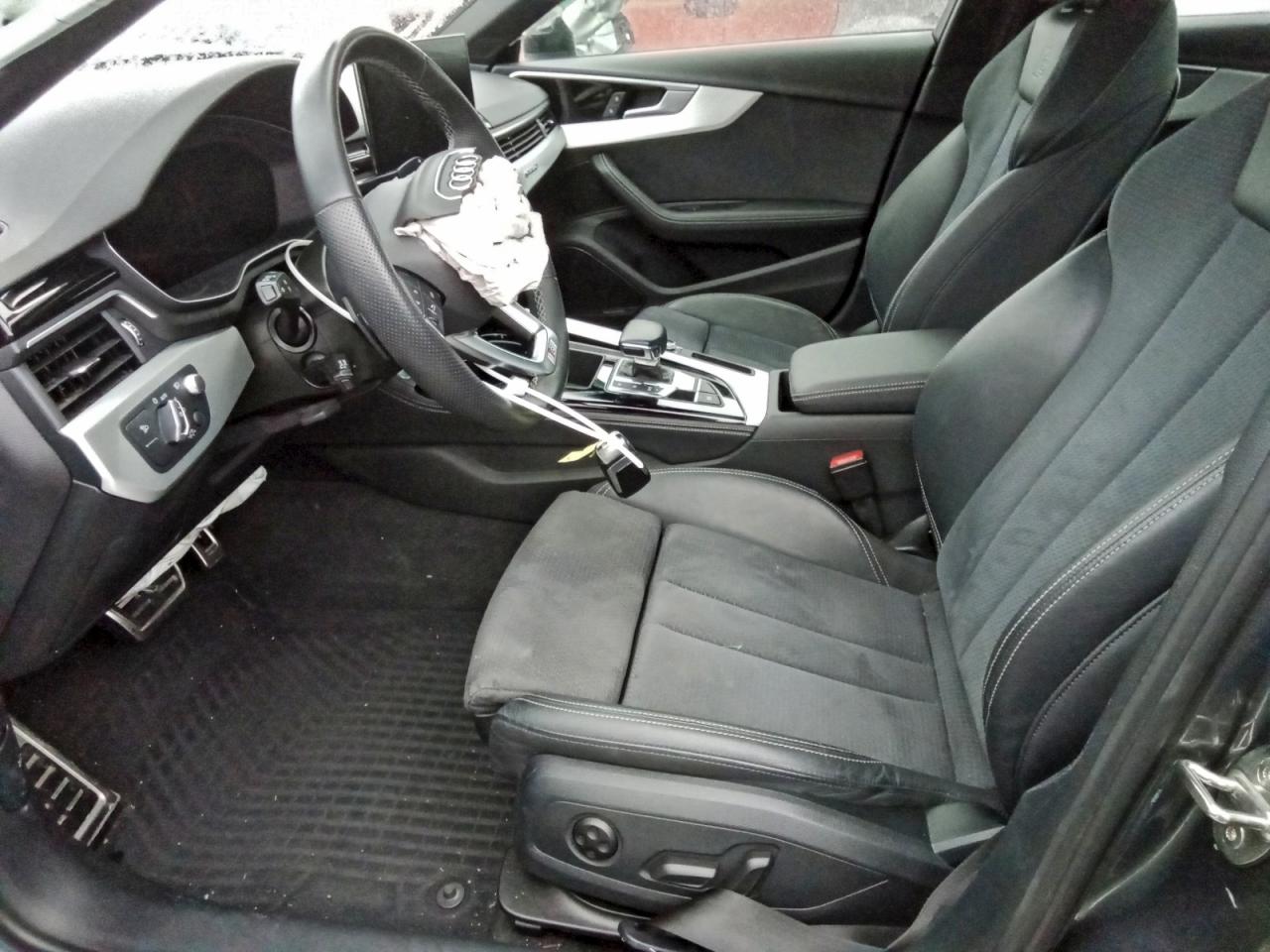 Audi A4 Prestige 45 Image 2