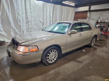  Salvage Lincoln Towncar