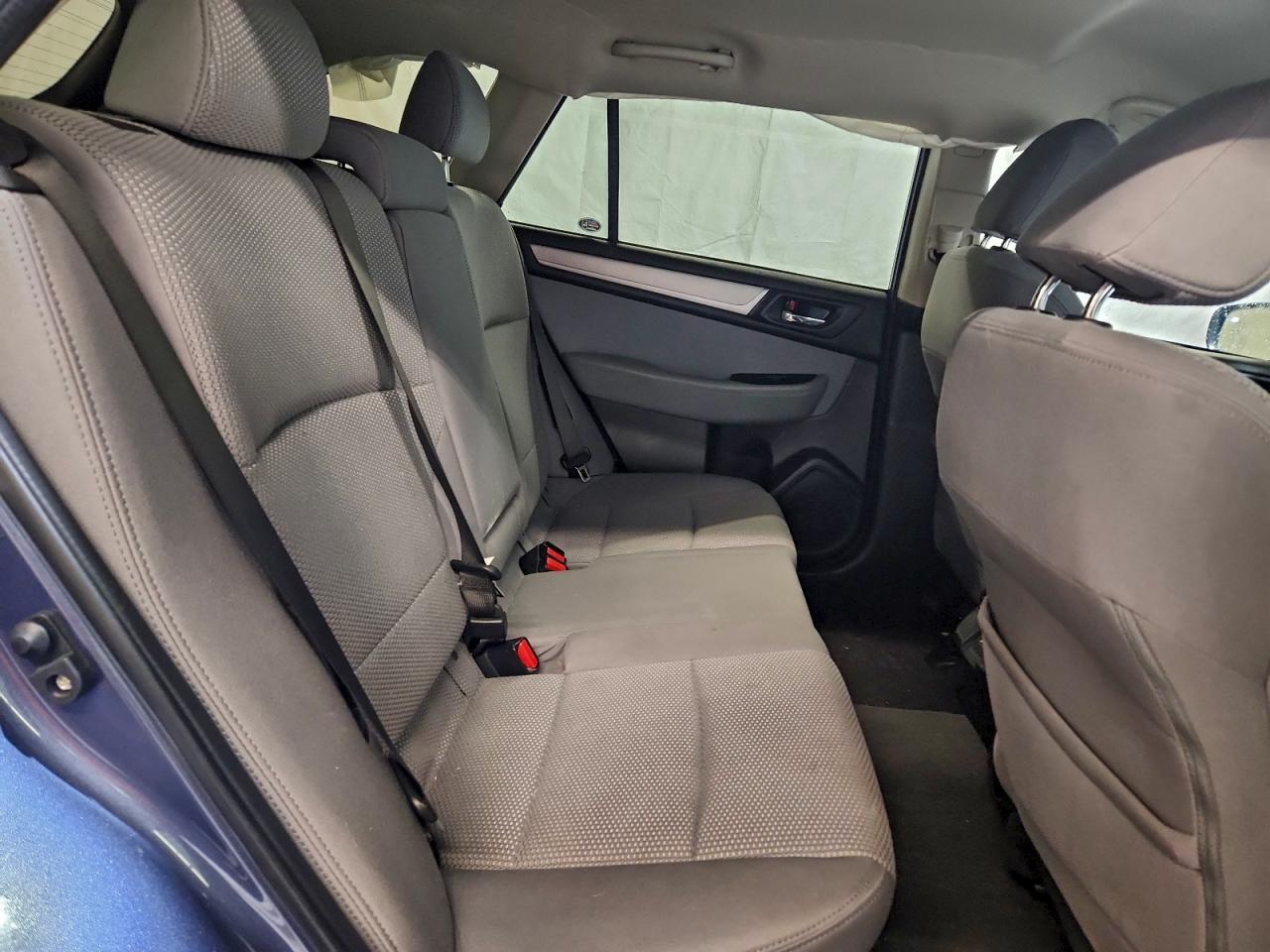 Subaru Outback 2.5i Premium Image 3