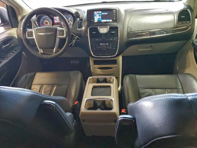 Chrysler Minivan Touring Image 4