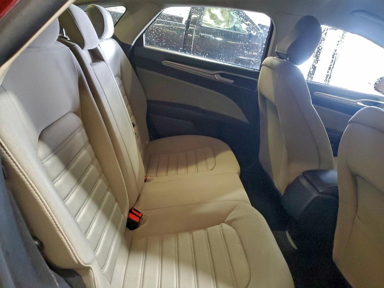 Ford Fusion S Image 9