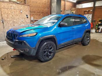  Salvage Jeep Cherokee